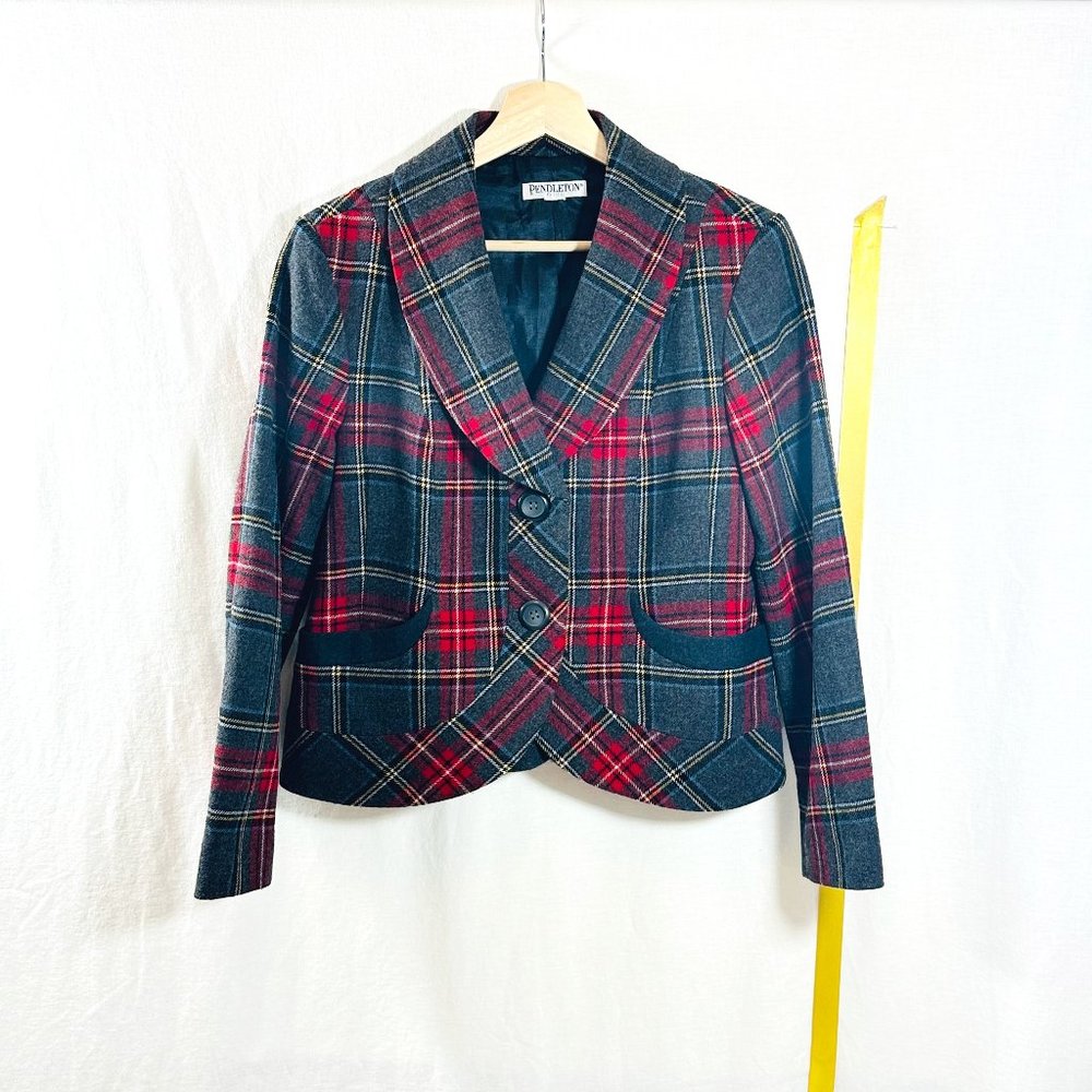 Vintage Pendleton, 100% Virgin Wool, Red and Grey Tartan plain. Pristine conditi